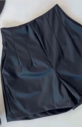 Short Zara Courino